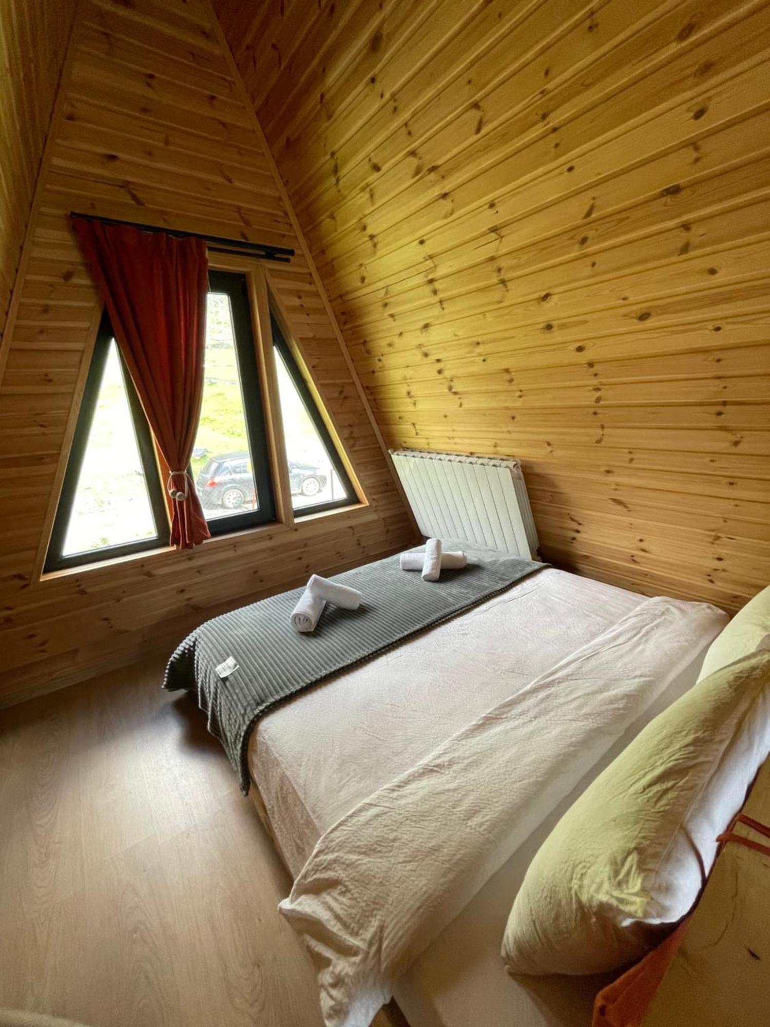 Memory Hut_Kazbegi Stepantsminda Exterior foto